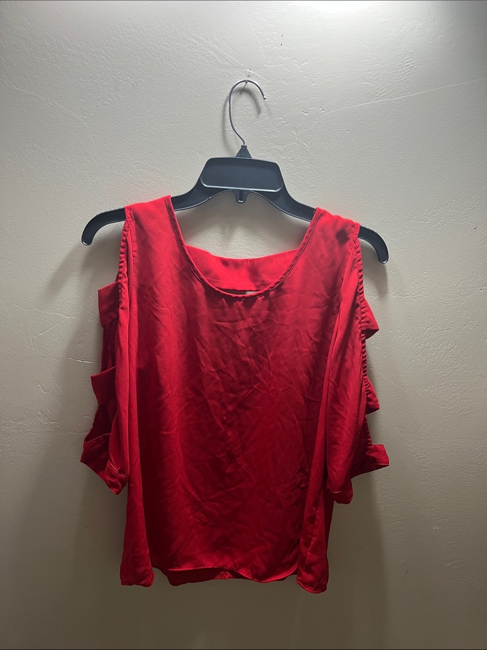 I.N. San Francisco Red Cold-Shoulder Blouse